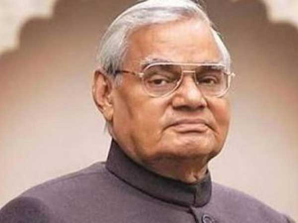 జనసంఘ్‌లో కీలకంగా..