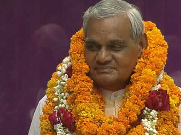 వాజ్‌పేయి చూసిన విజయాలు అద్వానీ చూడలేకపోయారు