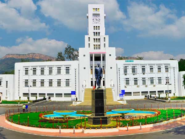 చిరుత...పంజా గుర్తులేనా?