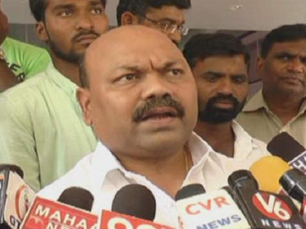 ఎవరితోనూ సహజీవనం చేయడం లేదు