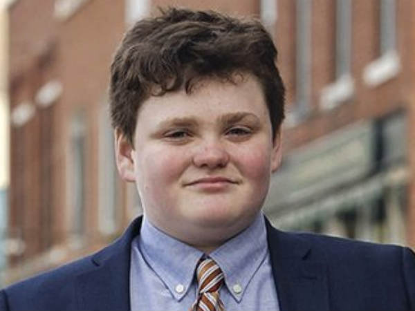 రేసులో పెద్దవారిని ఎదుర్కొంటూ