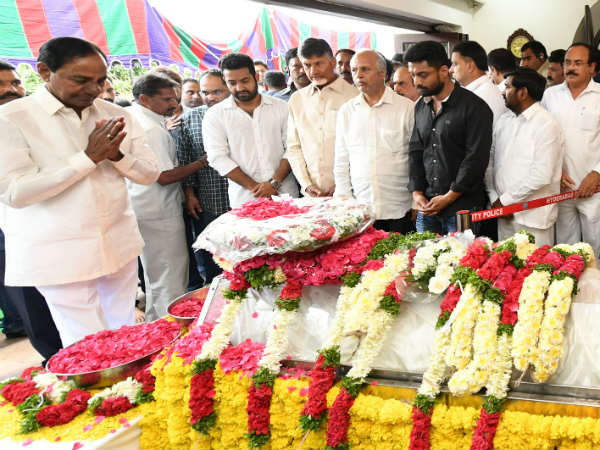 CM KCR express grief over Harikrishnas death