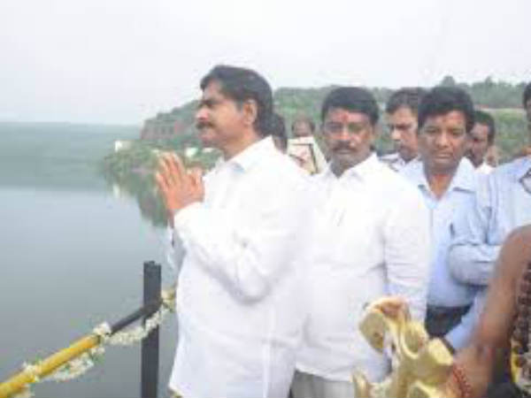 కృష్ణమ్మను ప్రార్థించా:మంత్రి ఉమ