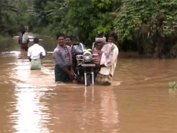 బయటి ప్రపంచంతో సంబంధాలు తెలిగిపోయాయి బయటి ప్రపంచంతో సంబంధాలు తెలిగిపోయాయి