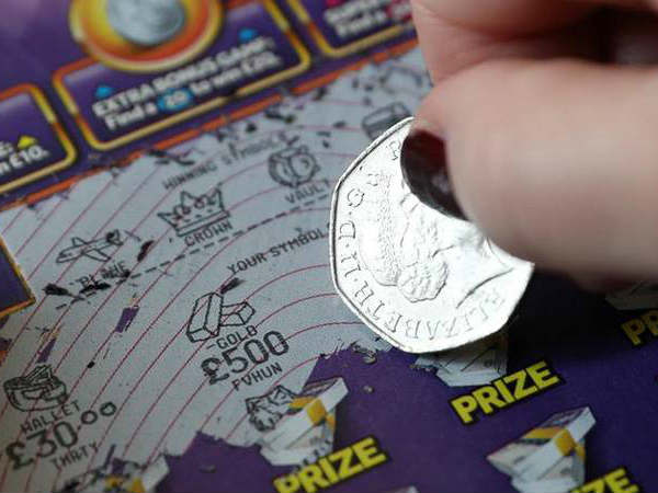 This lucky man wins One million dollars in Dubai lottery