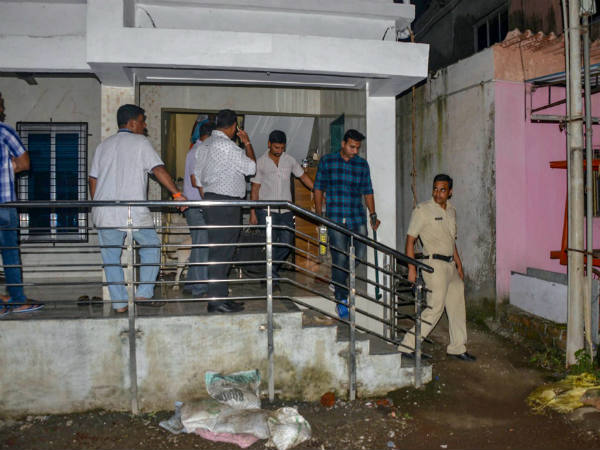 పూణే సిట్ అధికారులు పూణే సిట్ అధికారులు