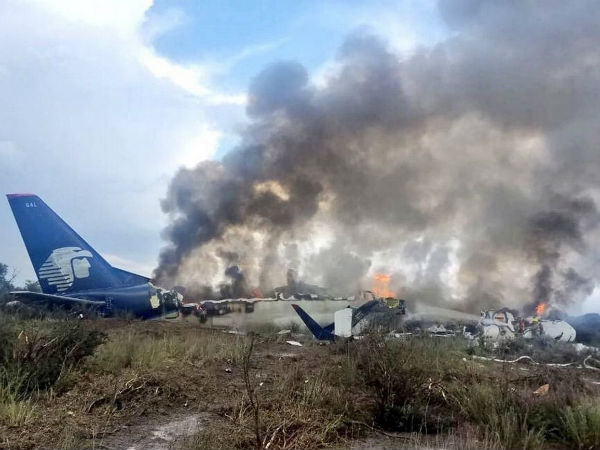 Aeromexico plane crash: Aircraft carrying 101 people involved in accident after takeoff near Durango in Mexico Aeromexico plane crash: Aircraft carrying 101 people involved in accident after takeoff near Durango in Mexico