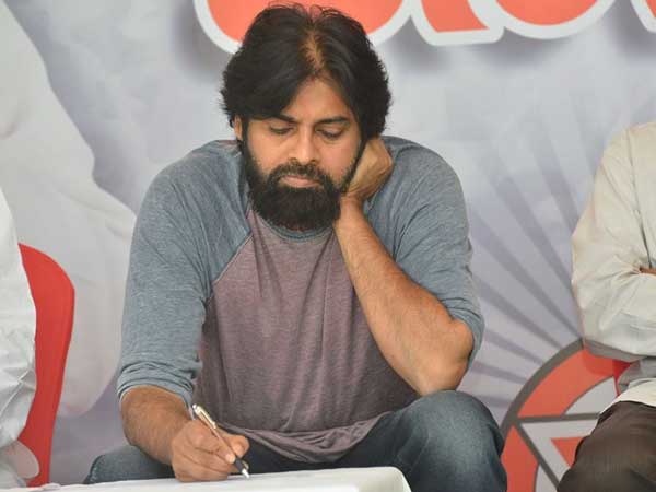  పవన్ కళ్యాణ్‌ను ఆకట్టుకున్న కథనం