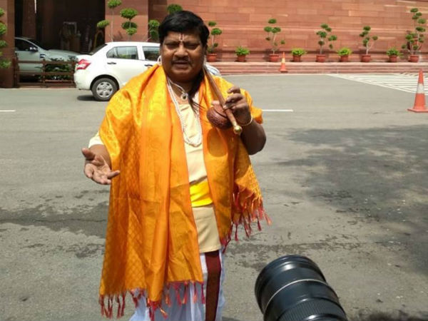 రైల్వే జోన్ ఎందుకు ఇవ్వలేకపోతున్నారు