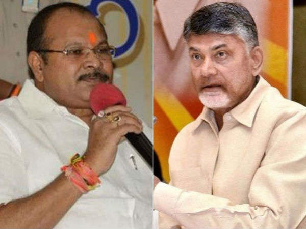 చంద్రబాబు కోర్టుకు వెళ్లకపోవడంతోనే అరెస్ట్ వారెంట్ చంద్రబాబు కోర్టుకు వెళ్లకపోవడంతోనే అరెస్ట్ వారెంట్