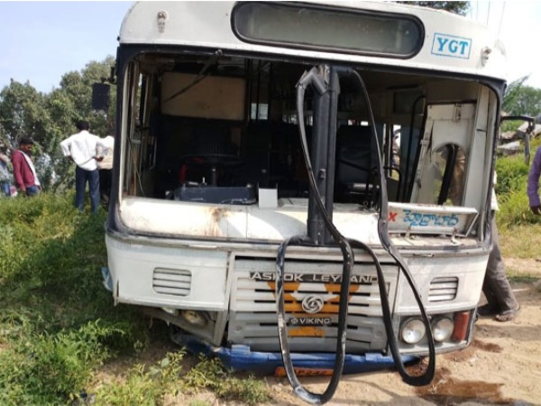 కిక్కిరిసిన బస్సు