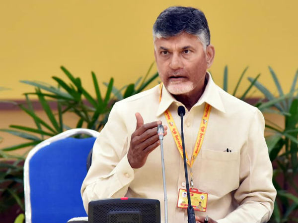 చంద్ర‌బాబుతో ట‌చ్ లో ఉన్నా తెర‌మీద‌కు రాని ఎంపీ..!!