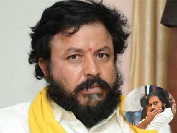 హిట్లర్‌తో పోలుస్తావా?