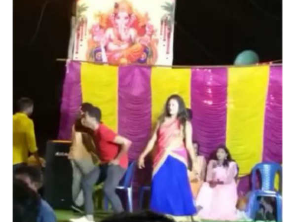 Recording Dance In Vinayaka Chavithi Celebrations In Vijayawada Recording Dance In Vinayaka Chavithi Celebrations In Vijayawada