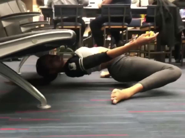 సంప్రదాయ డ్యాన్స్ నేర్చుకుంది