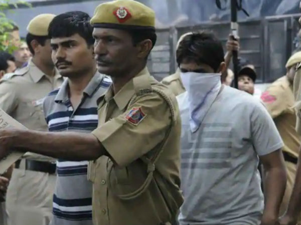 యజమాని యాదవ్ అరెస్టు