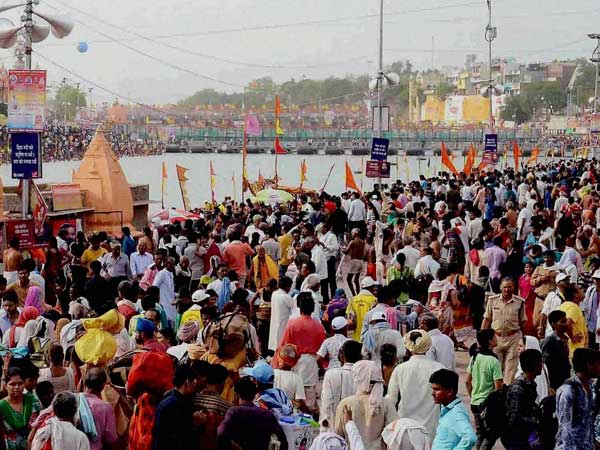 అలహాబాద్ కుంభమేళాలో వెజిటేరియన్ పోలీసులు