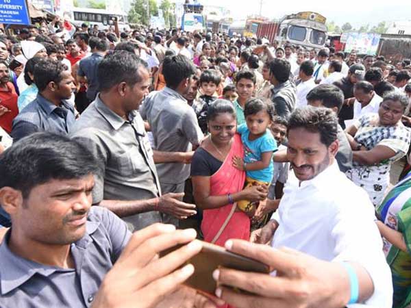 నారాయణ ఫీజు బాదుడుకు గంటా గ్రీన్ సిగ్నల్