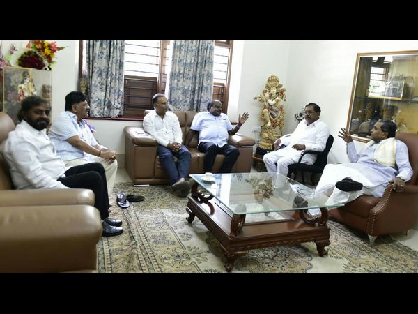 ముప్పుతిప్పలు