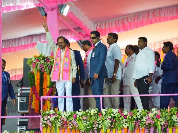  స‌భ‌కు ముందే కేసీఆర్ లో నిరుత్సాహం..! అందుకే పేల‌గా ఉప‌న్యాసం..!!