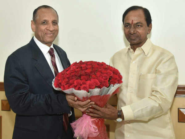 గవర్నర్‌తో కేసీఆర్ భేటీ