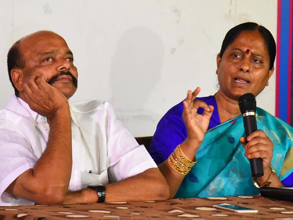 కేటీఆర్ ని కాదని కేసీఆర్ కొండా దంపతులకు ప్రాధాన్యం ఇస్తారా..? ఇది జరిగే పనేనా..? కేటీఆర్ ని కాదని కేసీఆర్ కొండా దంపతులకు ప్రాధాన్యం ఇస్తారా..? ఇది జరిగే పనేనా..?