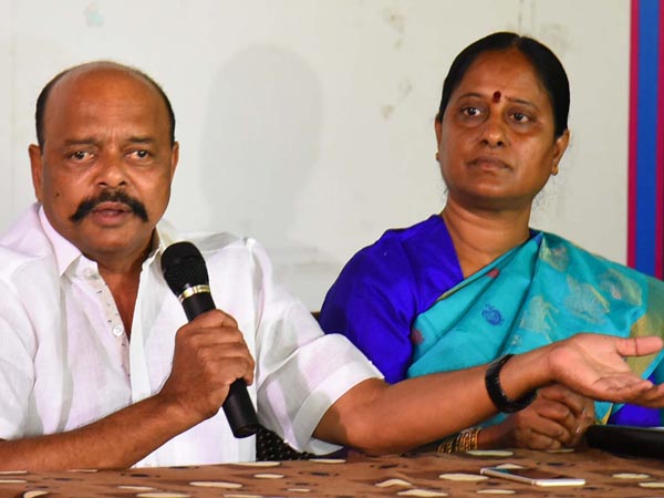 కూతురు రాజకీయ రంగ ప్రవేశానికి