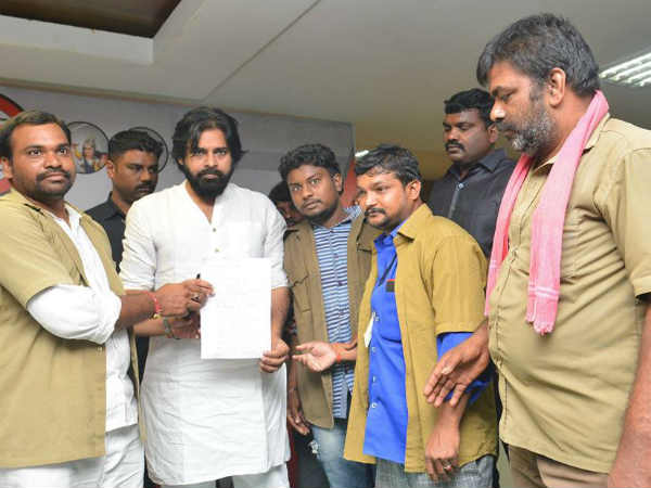 ఆటో డ్రైవర్లకు అండగా..