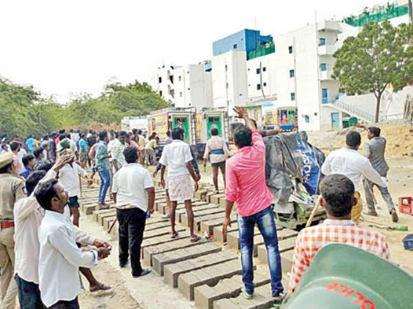 ఆశ్రమాన్ని తరలించాలని డిమాండ్