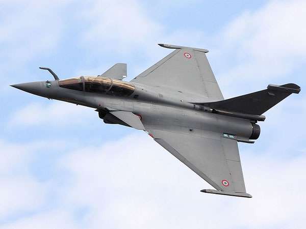 Indian govt proposed Reliance Defence as partner in Rafale:French media quoting Hollande Indian govt proposed Reliance Defence as partner in Rafale:French media quoting Hollande