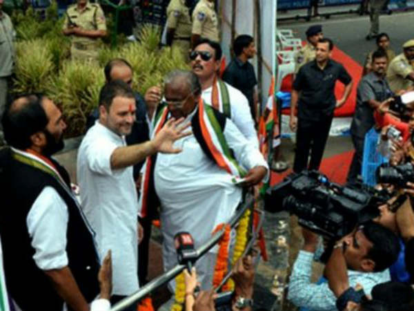 ఒక్క తెలంగాణ నేత కూడా లేడు