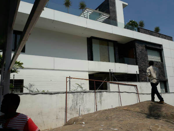 అడ్వోకేట్ వేసిన పిటిషన్ మేరకు..