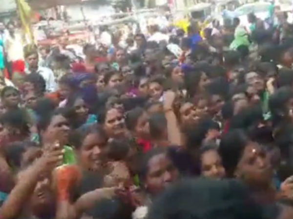 రూ.3కే చీర అంటూ విస్తృ ప్రచారం రూ.3కే చీర అంటూ విస్తృ ప్రచారం