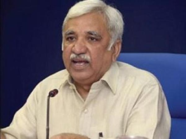 Election Commissioner Sunil Arora’s bag stolen at Jaipur Airport Election Commissioner Sunil Arora’s bag stolen at Jaipur Airport