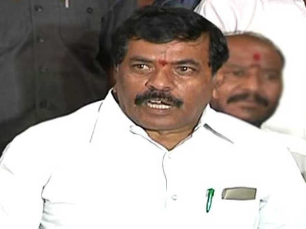 కొండా దంపతల నుంచి విముక్తి..