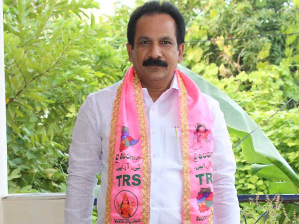 పాలకుర్తిపై తక్కెళ్లపల్లి రవీందర్ రావు..