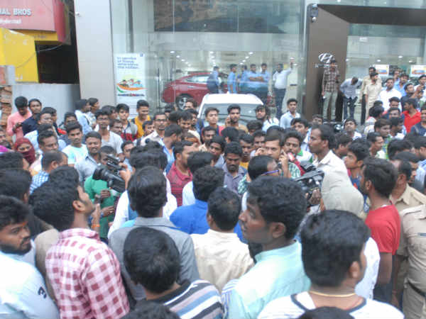 కూతురు కదా చంపడనుకున్నా