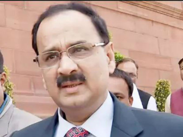 4 men caught roaming outside Alok Vermas house,claim to be IB officials 4 men caught roaming outside Alok Vermas house,claim to be IB officials