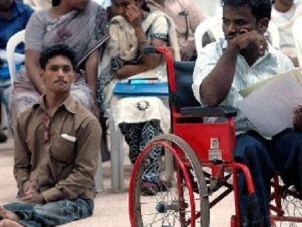 దివ్యాంగులు...అర్ధ శిరోమండనం