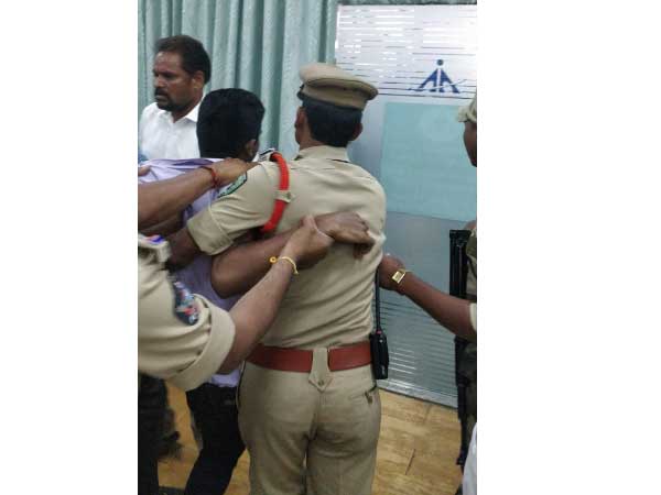 అనుమానాలకు తావిస్తోంది..