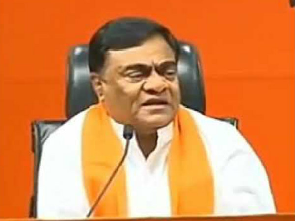 మచ్చలేని రాజకీయం నాది..