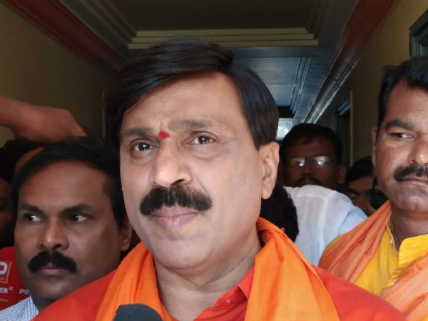 రూ. కోట్లు చిక్కినా సిగ్గు లేదు