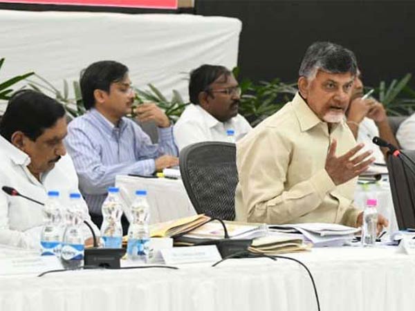 నిధులు ఇచ్చి...వెనక్కి తీసుకున్నారు 