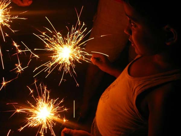 Supreme Court allows all southern states to burst crackers for 2 hours on Diwali morning Supreme Court allows all southern states to burst crackers for 2 hours on Diwali morning