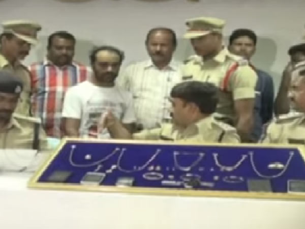 గతంలోనూ...నేర చరిత్ర