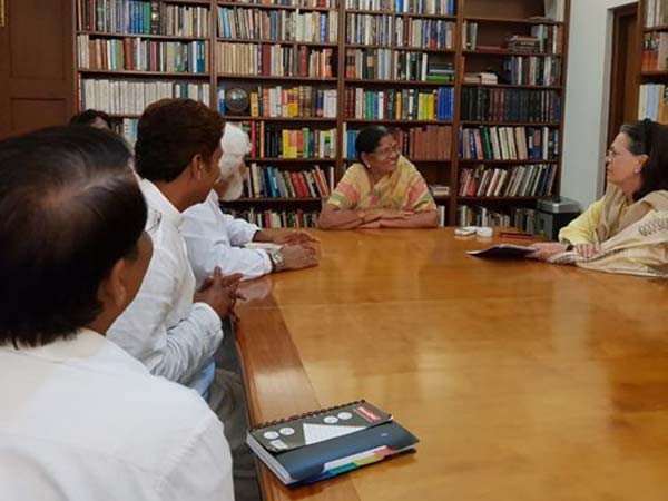 ఏ పార్టీలో చేరను కానీ.. కేసీఆర్పై పోటీ చేయమంటే.. ఏ పార్టీలో చేరను కానీ.. కేసీఆర్పై పోటీ చేయమంటే..