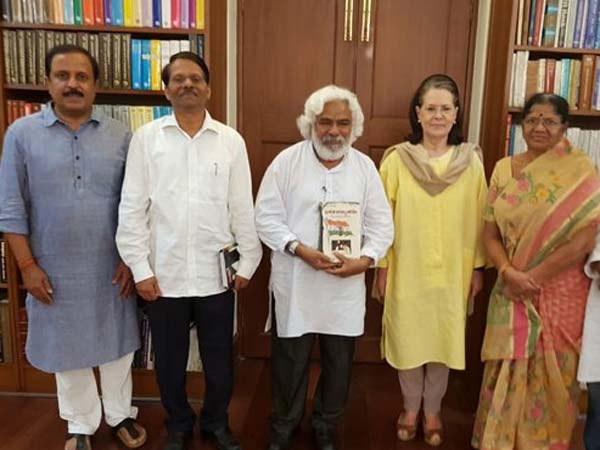 కూటమి తరపున గద్దర్ ప్రచారం..? కూటమి తరపున గద్దర్ ప్రచారం..?