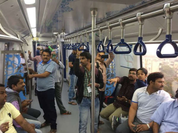 ప్రయాణికుల ఆందోళన