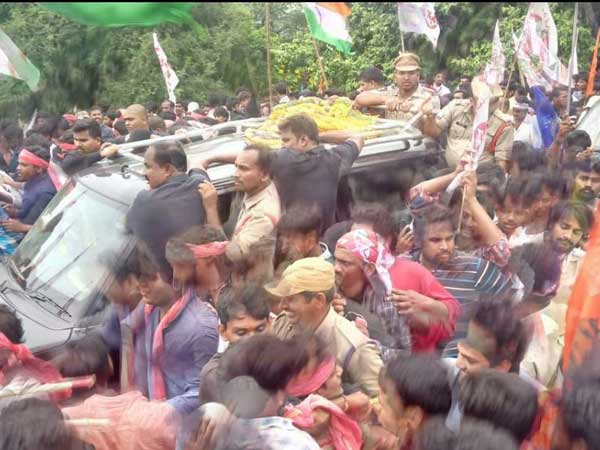 మోడీ అయినా పోరాడుతా మోడీ అయినా పోరాడుతా