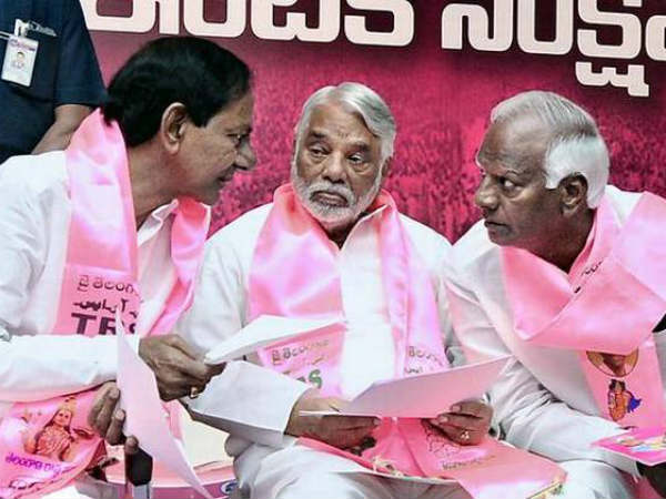 కేసీఆర్ తీరుతో ర‌గిలిపోతున్న సీనియ‌ర్లు..! స‌మ‌యం వ‌చ్చిన‌ప్పుడు స్పందిస్తామంటున్న నేత‌లు..!